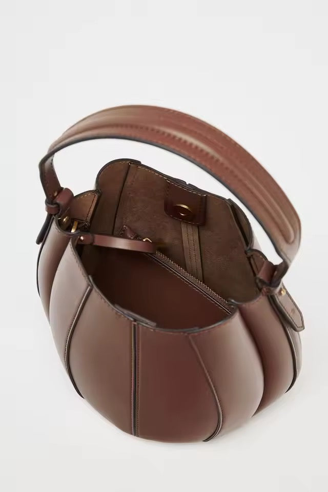 Beuteltasche mit abnehmbarer Clutch