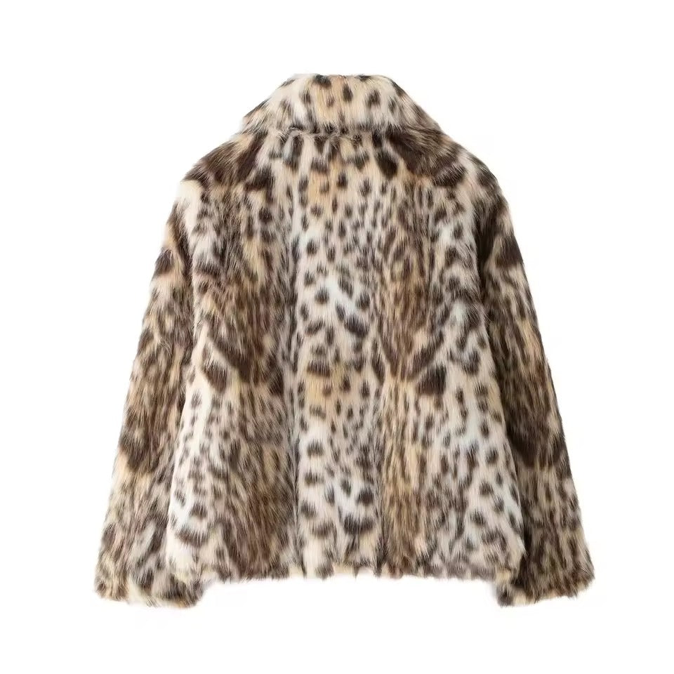 Ansicht der Rückseite Leoparden Kunstfelljacke Damen
