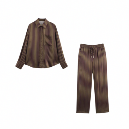 Gestreiftes braunes Damen-Set mit Hemd und Hose aus Satin